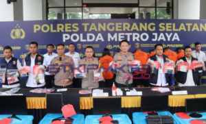 Potret: Penangkapan kasus sindikat pengelola judi online ditangani oleh Polres Tangsel. (c) (dok. istimewa)